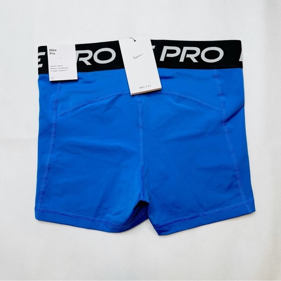 Nike | Women’s Nike Spandex Shorts - Picture 3 of 7